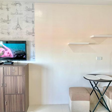 The Persimmon Studios Near Ayala And Sm City Cebu Bilik gambar