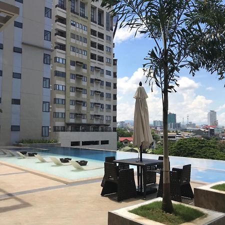 The Persimmon Studios Near Ayala And Sm City Cebu Luaran gambar