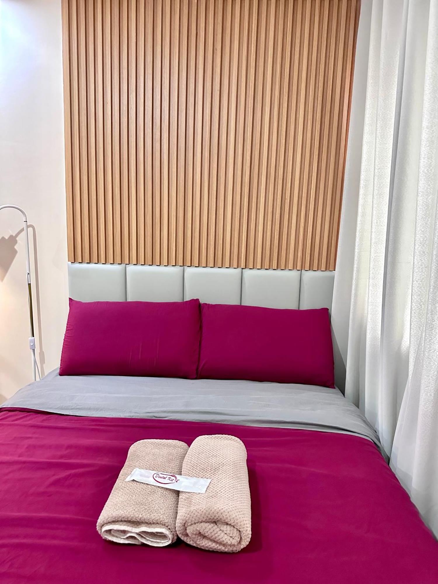 The Persimmon Studios Near Ayala And Sm City Cebu Bilik gambar