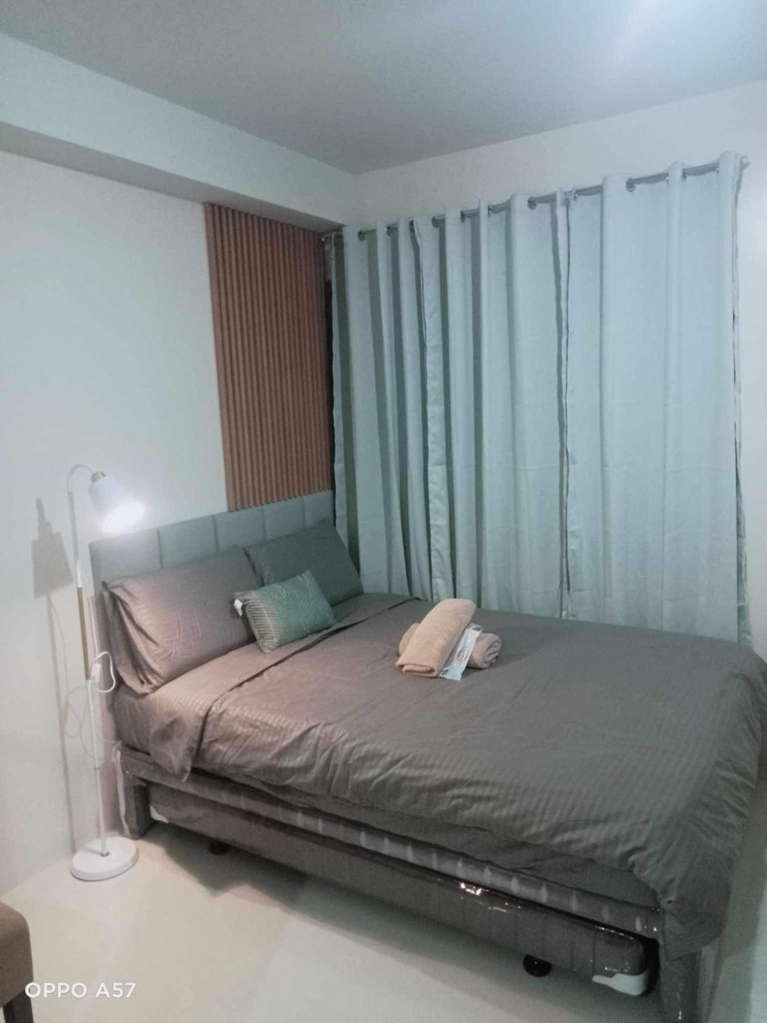 The Persimmon Studios Near Ayala And Sm City Cebu Bilik gambar