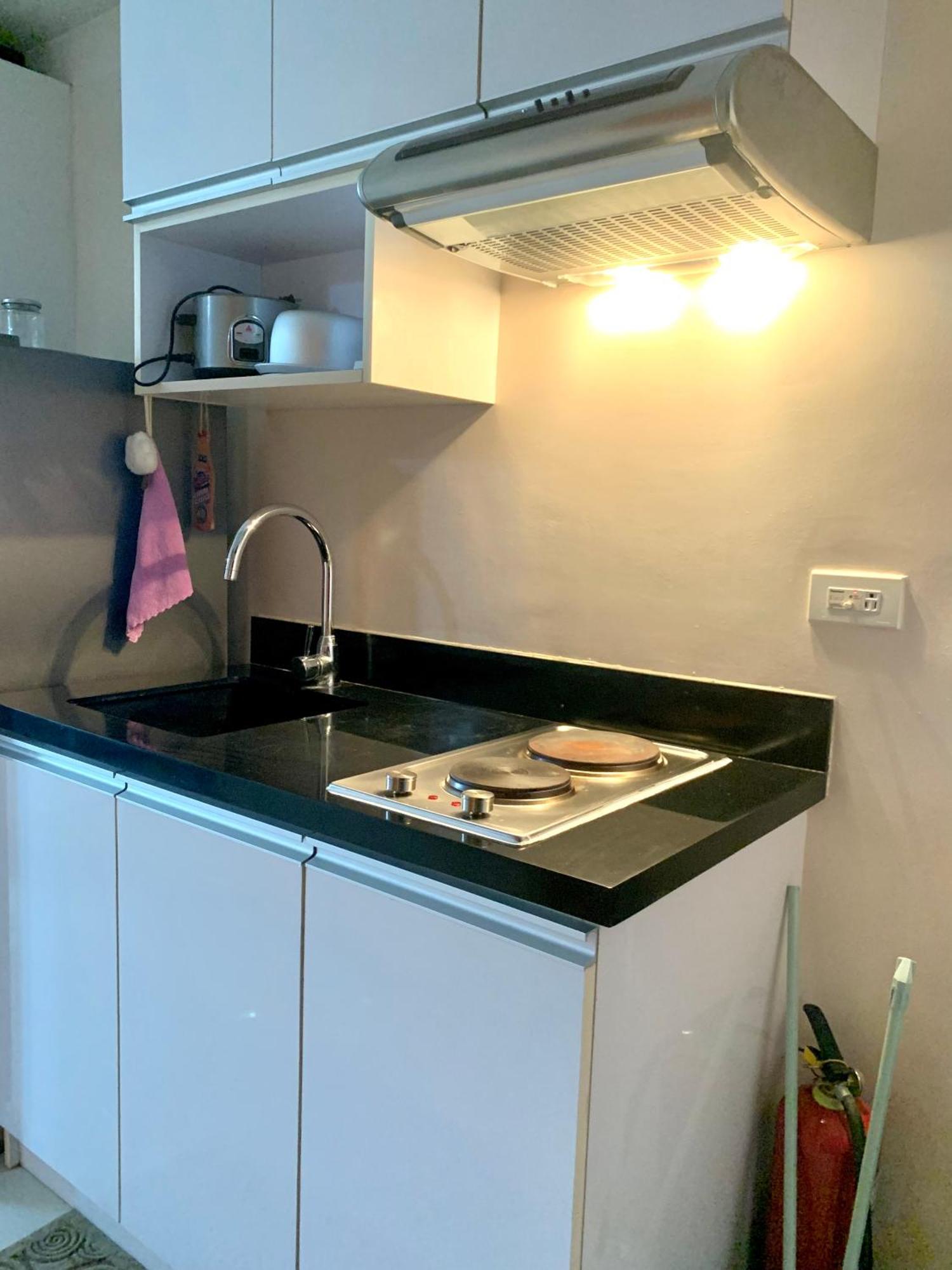 The Persimmon Studios Near Ayala And Sm City Cebu Bilik gambar