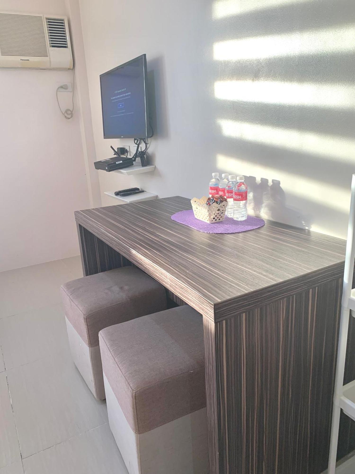 The Persimmon Studios Near Ayala And Sm City Cebu Bilik gambar