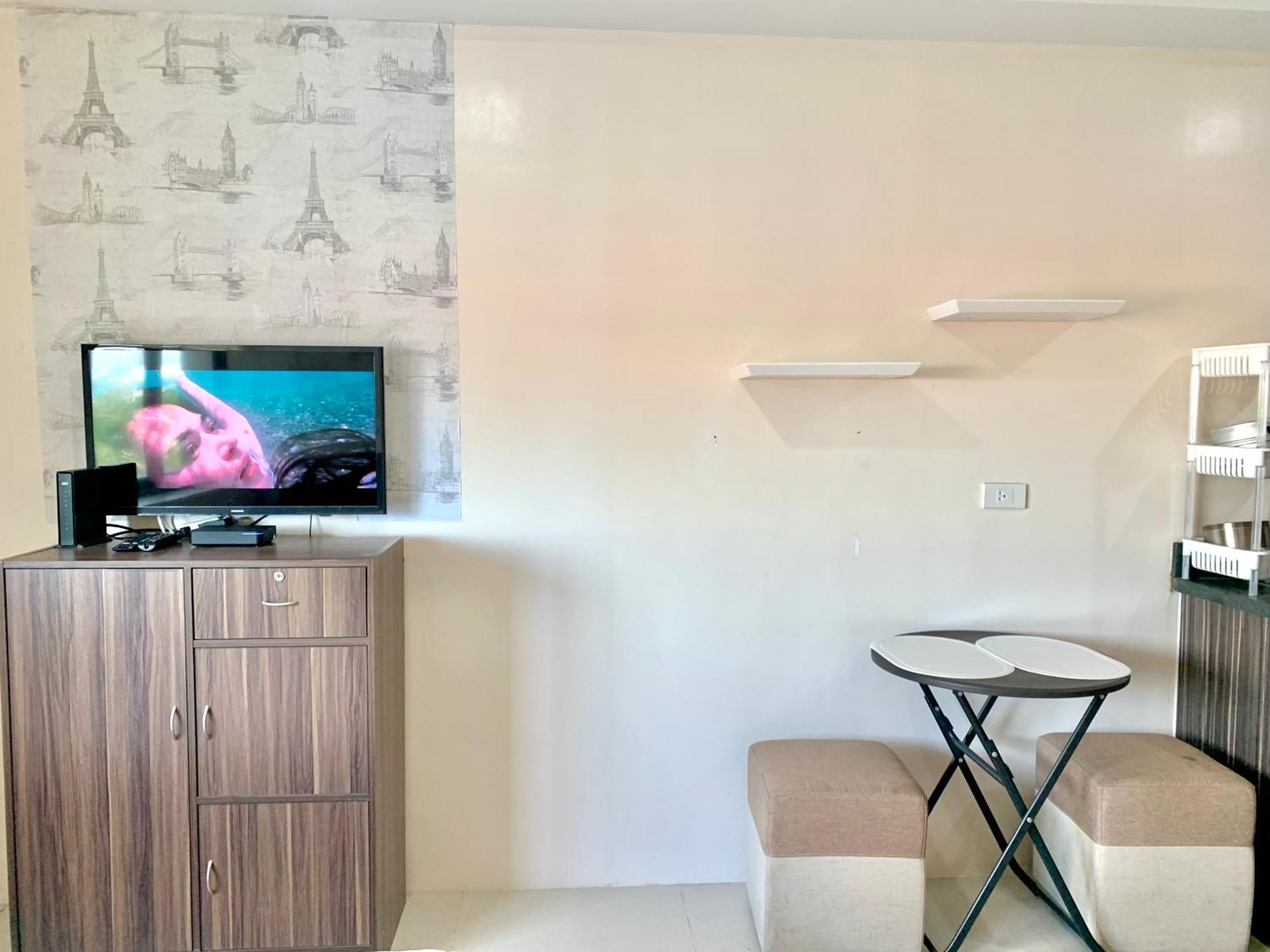 The Persimmon Studios Near Ayala And Sm City Cebu Bilik gambar
