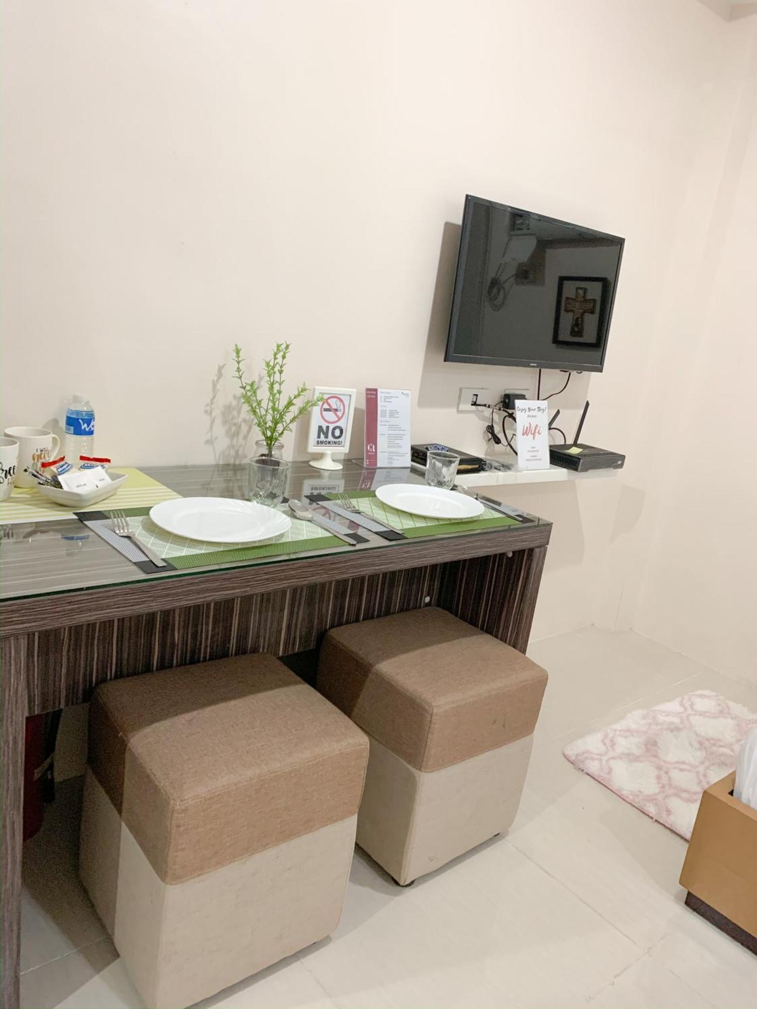 The Persimmon Studios Near Ayala And Sm City Cebu Bilik gambar