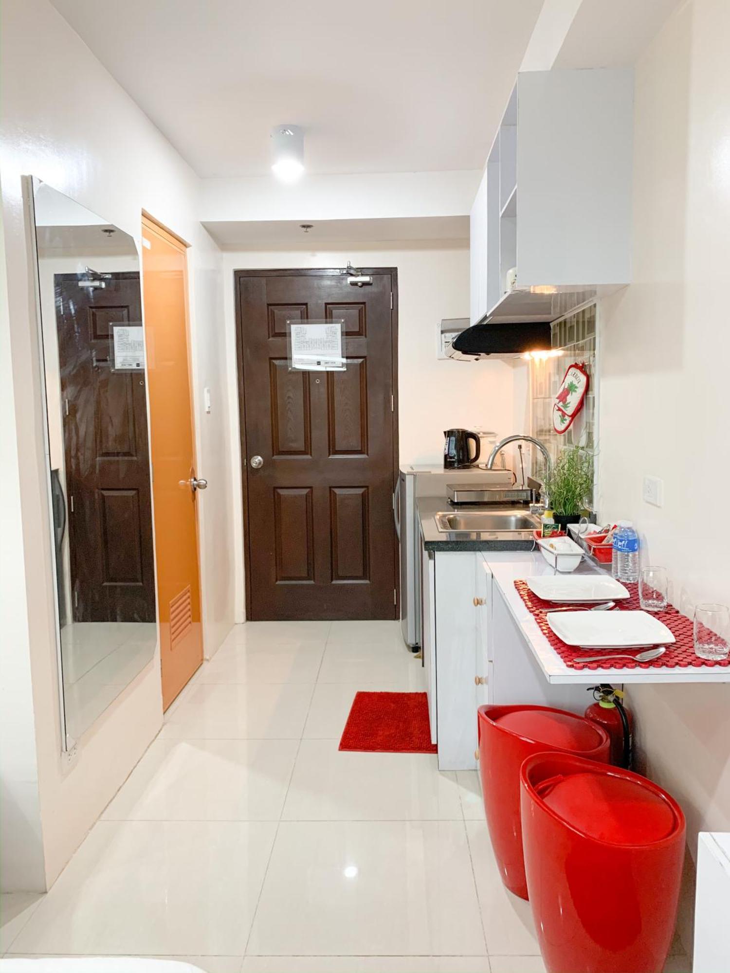 The Persimmon Studios Near Ayala And Sm City Cebu Bilik gambar