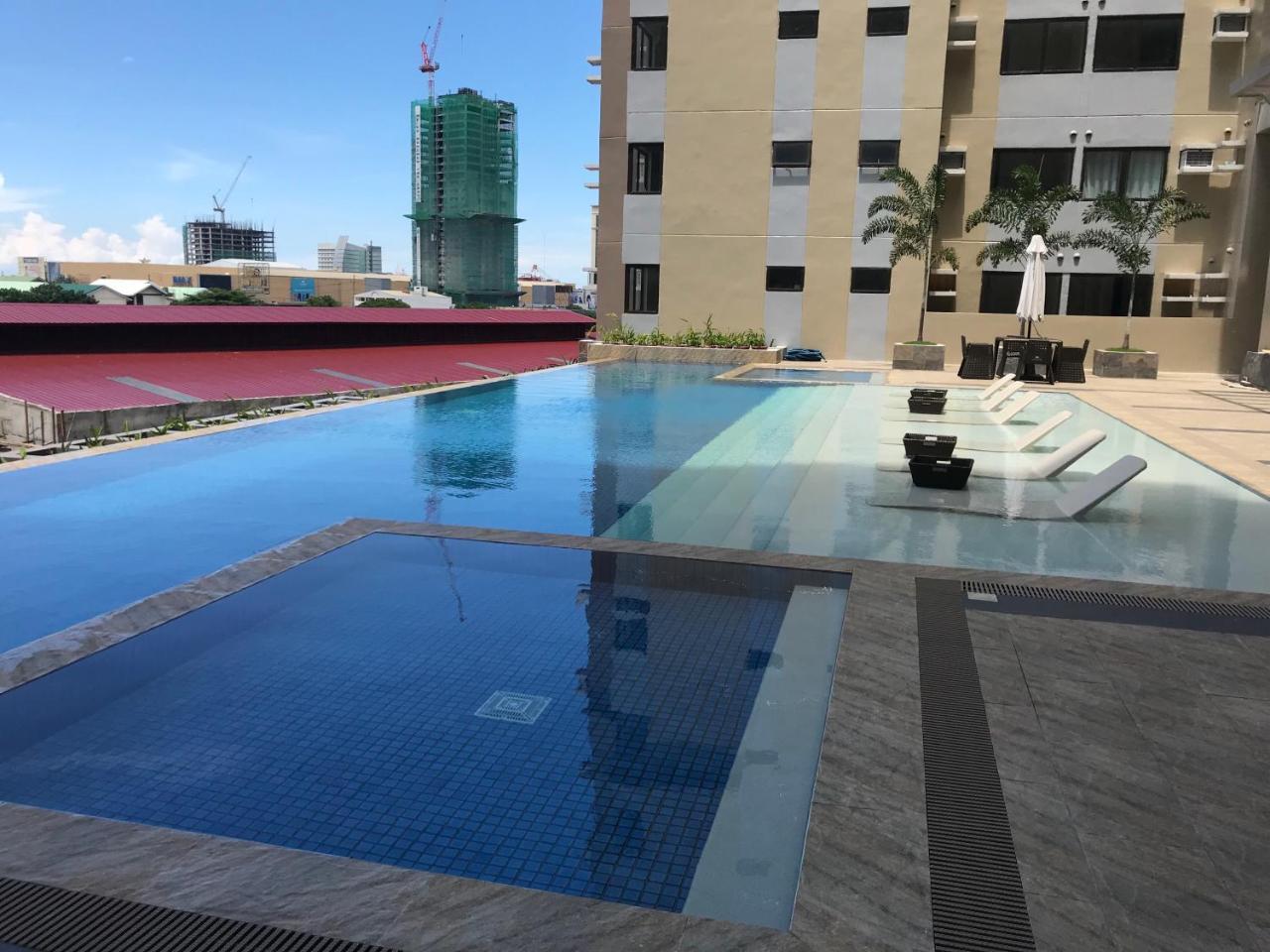 The Persimmon Studios Near Ayala And Sm City Cebu Luaran gambar